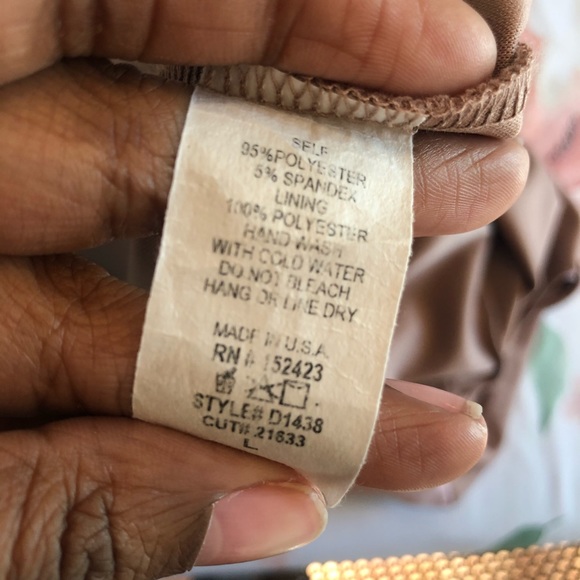 Taliyah Off The Shoulder Dress - Picture 8 of 10